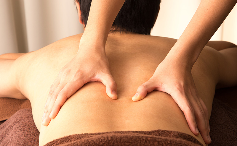 当サロンの施術は、一度でしっかりと変化を感じていただけます。
ただ体が楽になるだけでなく、若々しさや活力を取り戻すことができる施術は、リピーターの方も多くいらっしゃいます。
